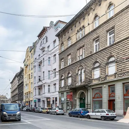 Lägenhet New Spacious & Budapest